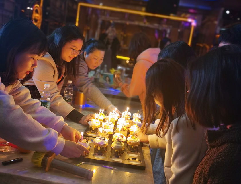 HIGH唱KTV！——乐动手机官方网站_乐动(中国)防雷第一期员工生日会