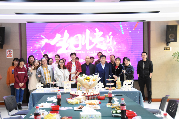 “感恩有你，携手同行”！乐动手机官方网站_乐动(中国)举办2022年一季度员工集体生日会